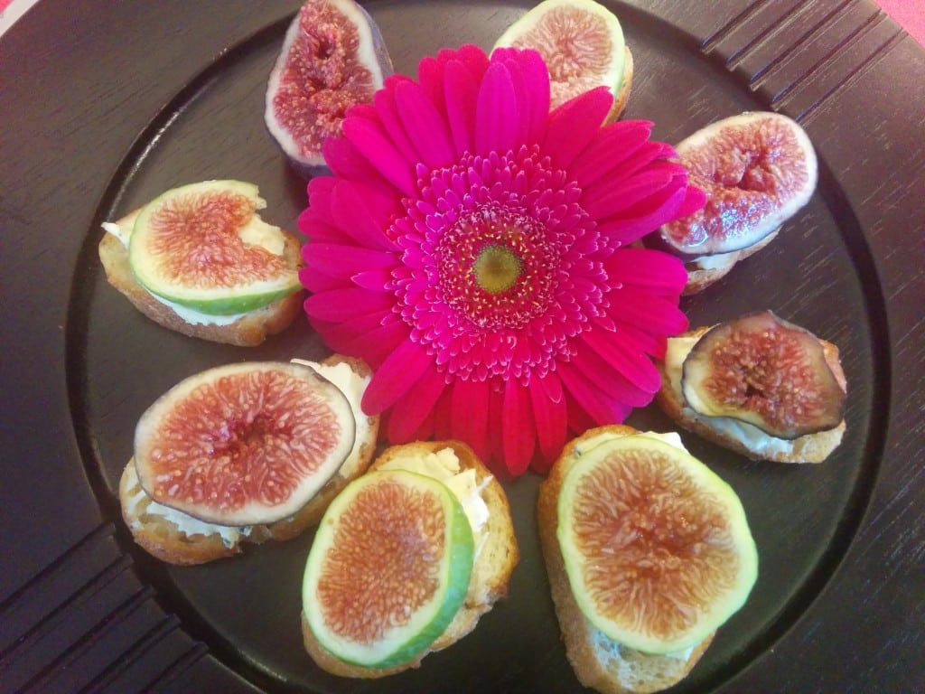 Figs and Cambozola Crostinies